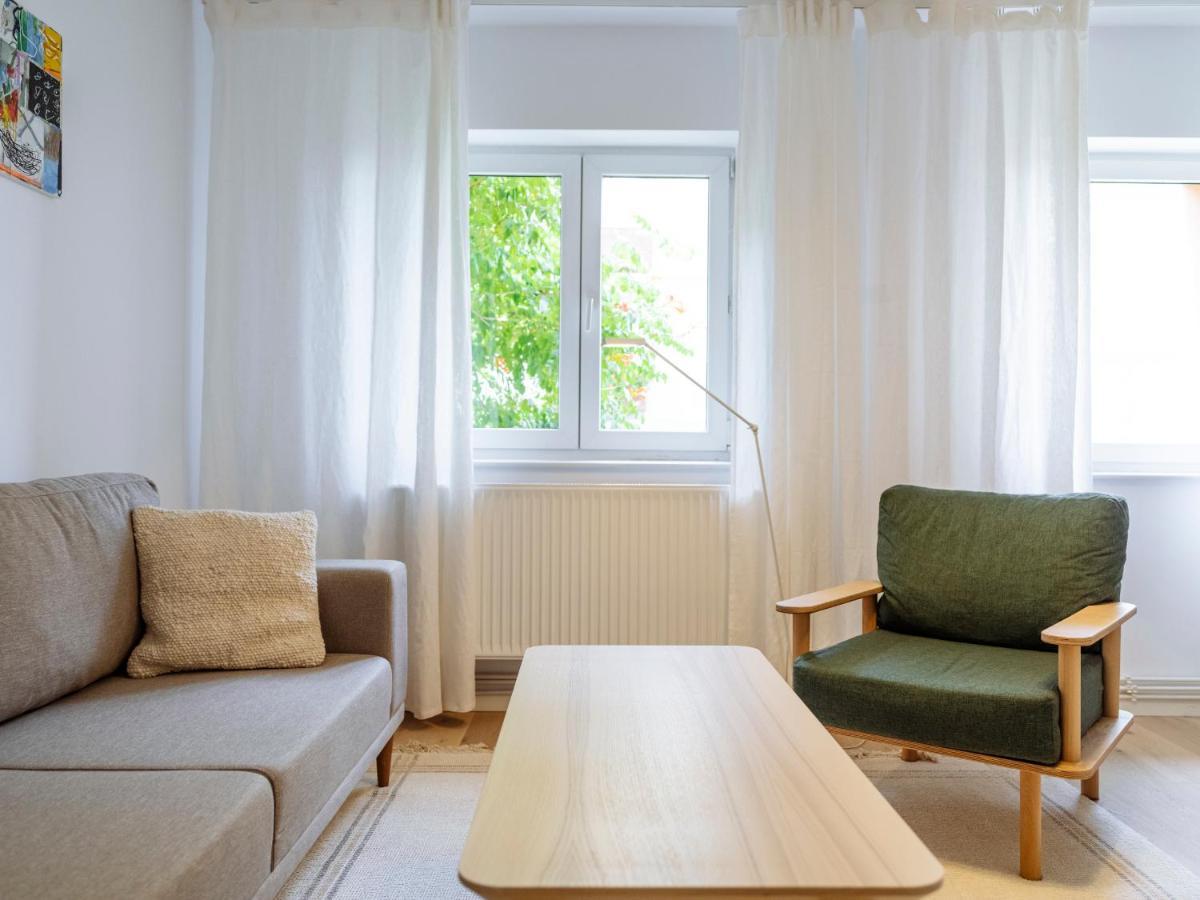 Cozy Central Apartment Near The Forest Brasov Bagian luar foto