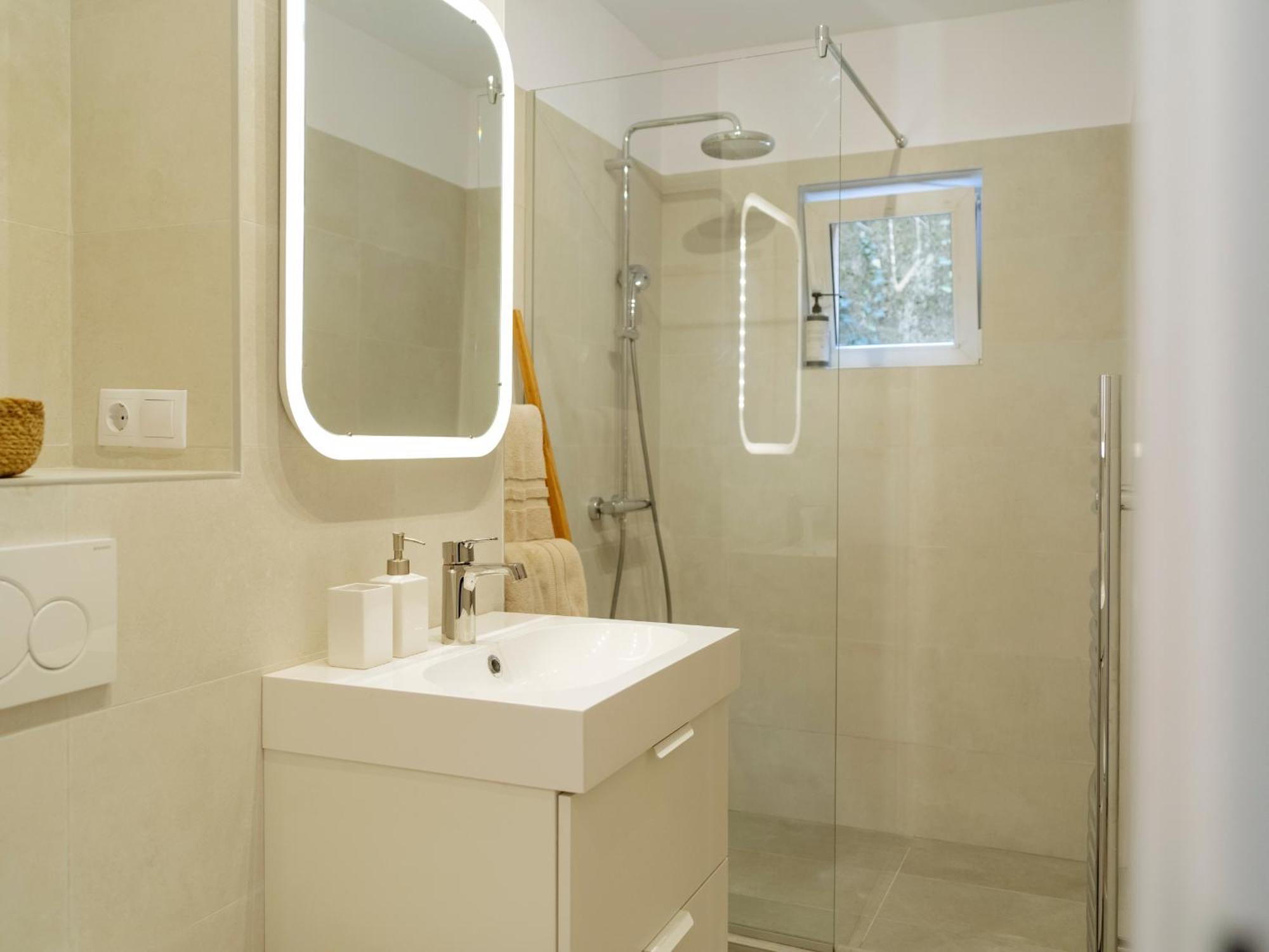 Cozy Central Apartment Near The Forest Brasov Bagian luar foto