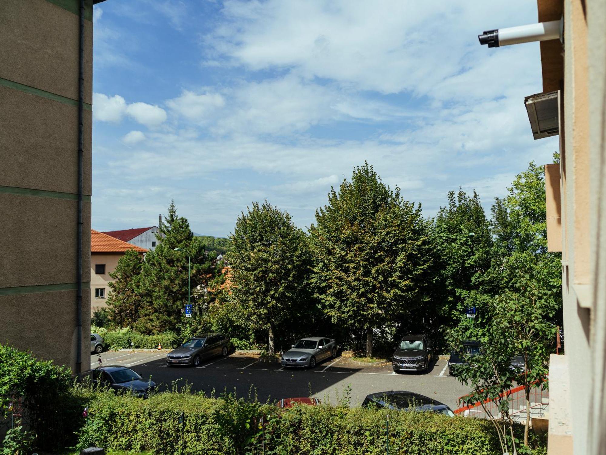 Cozy Central Apartment Near The Forest Brasov Bagian luar foto